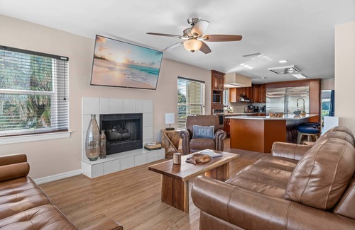 Painters Hill Casa | Castle, 2 mstrs, Pvt Pickleball, htd Pool/SPA, mini-golf, fish, dock, ping pong