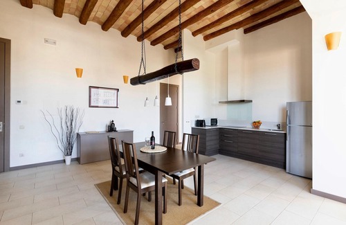 La Torre de Claramunt Apartamento | Apartamento Castillo para 5 personas con terraza