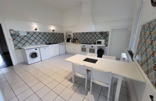 Nielles-les-Blequin Otro | Castle and outbuildings, 19 bedrooms, 11 bathrooms, sleeps 35