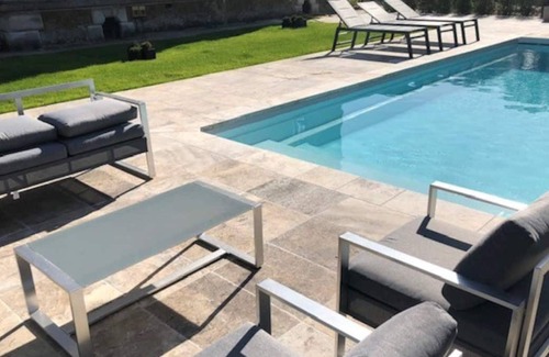 Saint-Jean-aux-Bois Otro | Castle apartment, 4 bedrooms with private pool near Paris!