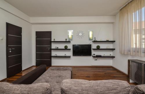 Budavar Apartamento | Castle Apartment With Panoramic Balcony