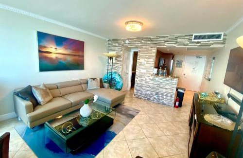 Mid Beach Apartamento | Castle Beach Resort Condo-Penthouse or Deluxe 1BR-Direct Ocean View and access- Free parking