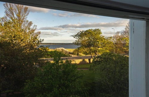 Broughty Ferry Casa | Castle Beach - Magnificent Victorian Villa in Broughty Ferry