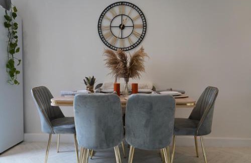 Nottingham Apartamento | Castle Boulevard Nottingham - 3 Bedrooms Sleeps 5, Free Parking & WiFi - Close to City Centre, University & Hospital