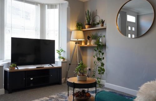 Nottingham Apartamento | Castle Boulevard Nottingham - 3 Bedrooms Sleeps 5, Free Parking & WiFi - Close to City Centre, University & Hospital
