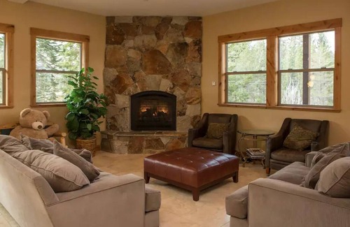 Mountain View Estates Chalet De Esquí | Castle Cabin - Custom Vacation Home