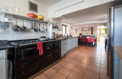 Little Longstone Casa | Castle Cliffe. Victorian House in spectacular position.