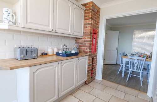 Weymouth Cabaña | Castle Cove Cottage