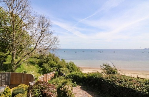 Weymouth Cabaña | Castle Cove Cottage