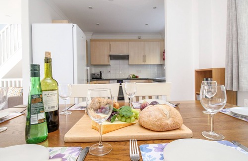 Weymouth Cabaña | Castle Cove View