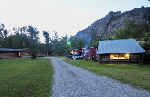 Nye Cabina | Castle Creek Cabin - Outdoor Lover's Dream!