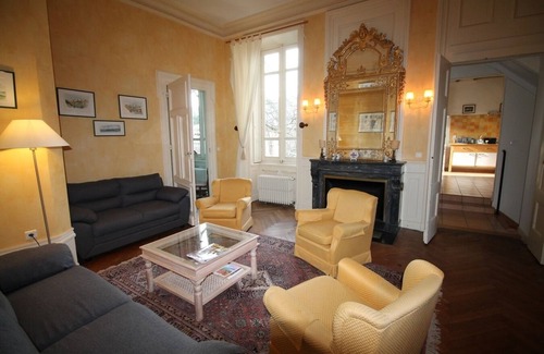 Saint-Etienne-la-Varenne Otro | Castillo- Apartamento para 8 personas en el corazón de Beaujolais