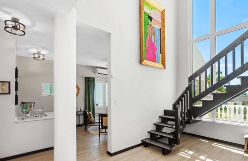 Candelero Abajo Casa | Castle Garden, recientemente remodelada con casa de lujo con Jacuzzi y generador