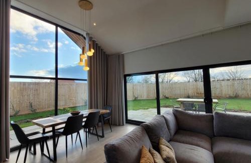 Dunholme Casa | Castle Hill Barn, Ashlin Farm Barns