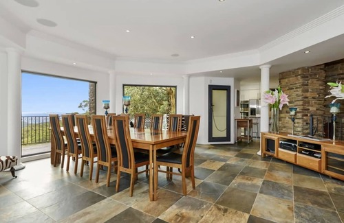 Ferny Creek Casa | Castle in Ferny Creek with Pool