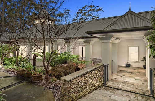 Ferny Creek Casa | Castle in Ferny Creek with Pool