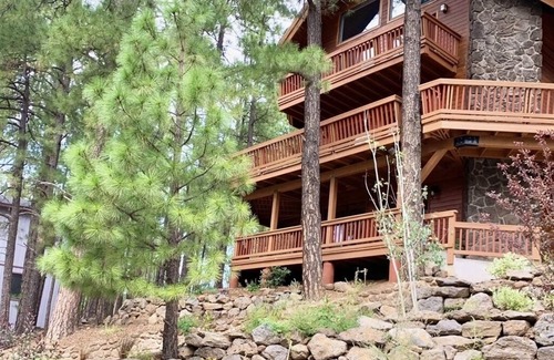 Munds Park Casa | Castle In The Pines - 5BR 4bath, 3600 pies cuadrados, 3 niveles, ¡las mejores comodidades en la ciudad!