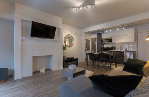 Shaughnessy Village Apartamento | Castle Loft Haven in Montreal