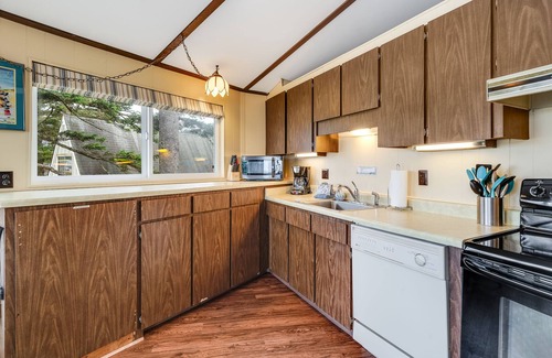 Cannon Beach Casa | SC: VER, VER !!!!Frente a la playa, pasos de tiendas, restaurantes, cervecería, ciudad, perros OK