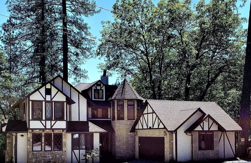 Lakehead-Lakeshore Casa | 'Castillo del Lago Shasta' - VERDE