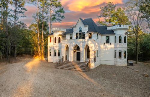 Pickens Casa | Castle on Royal Creek