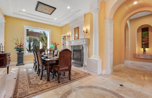 Camano Island Casa | Castle on the Hill