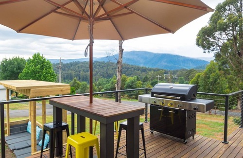 Marysville Casa | CASTILLO EN LA COLINA - Hermosas vistas a la montaña