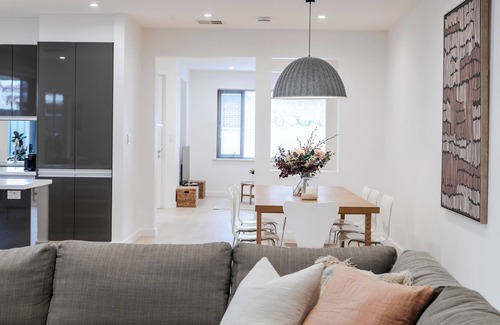 Prospect Casa | Castle - Pet Friendly, City Fringe, Office, Garage