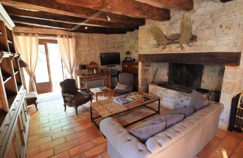 Bon-Encontre Casa | Castle Retreat near Villages