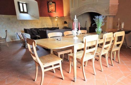 Bon-Encontre Casa | Castle Retreat near Villages