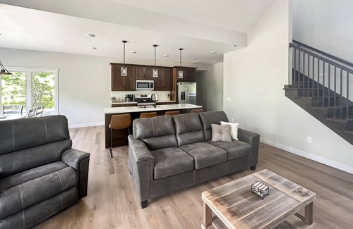New Lisbon Casa | Castle Rock Home off Little Yellow River in New Lisbon, WI