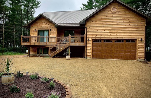 Friendship Cabina | CASTLE ROCK LAKE VIEW