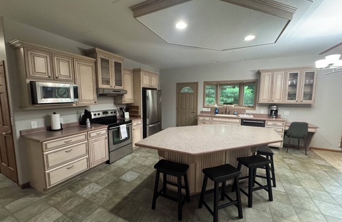 Mauston Casa | Castle Rock Retreat - Peaceful Escape but close to the fun!