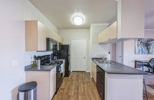 Castle Rock Apartamento | Castle Rock Retreat w/queen bed, pool & hot tub
