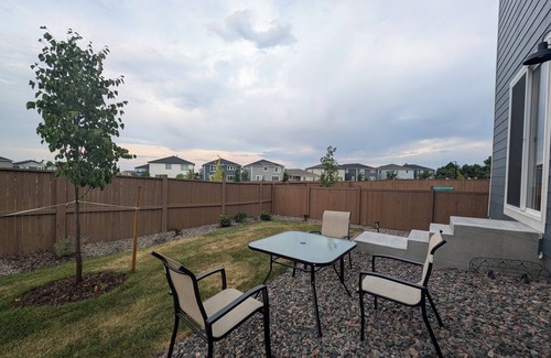 Castle Rock Apartamento | Castle Rock's DEN, a cozy private room in the ridge of Castle Rock House.