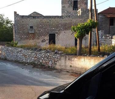 Omales Chalet De Esquí | Castle Tower
