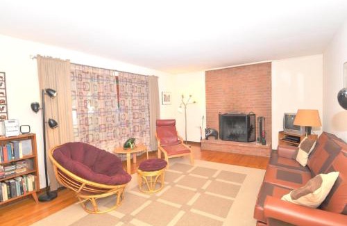 Berkeley Springs Chalet De Esquí | Castle View - Wifi, Pet Friendly, Screen Porch, Game Room, Grill, Family Friendly, Kid Friendly, Fireplace