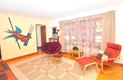 Berkeley Springs Chalet De Esquí | Castle View - Wifi, Pet Friendly, Screen Porch, Game Room, Grill, Family Friendly, Kid Friendly, Fireplace
