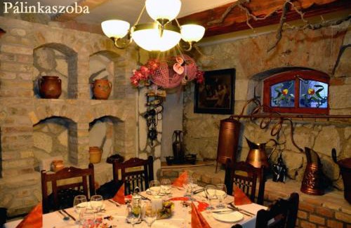 Sostogyogyfurdo Cama Y Desayuno | Castle Wellness Resort & SPA Zoo Tickets to booking Family Suit oct 02-06