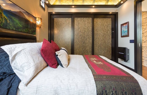 Eureka Valley Casa | Castro Bali Oasis with Garden Hot Tub/Fast Internet/Parking