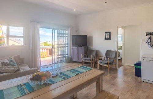 Cape Saint Francis Apartamento | Casual, beachy accommodation 200m from Seals