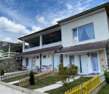 Gura Suhasului Otro | Casutele verzi din Ocnele Mari