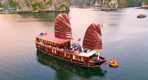 Cat Hai Alquiler De Eote | Cat Ba Cruise