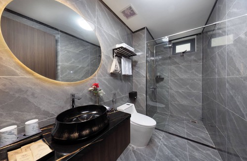 Cat Hai Hotel | Cat Ba Wistaria Hotel - Pool & Massage