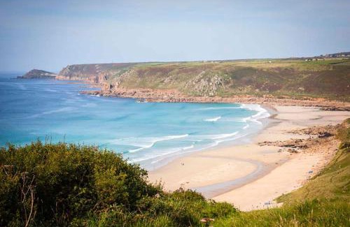 Sennen Cove Casa | Cat's Cradle, Cottage In Beautiful and Peaceful Location, Near Beach