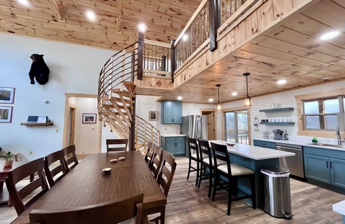 Rogers Cabina | Cat's Cradle | RRG | Sunset views | Hot Tub