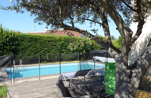 Llupia Casa | Catalán Villa con piscina y dependencia entre el mar y montagn