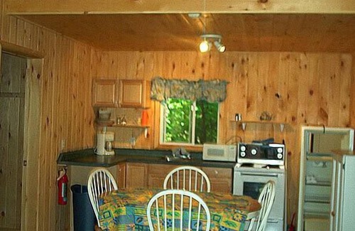 Trent Lakes Cabaña | Catalina Bay Resort 2 Bed Prem - Buckhorn