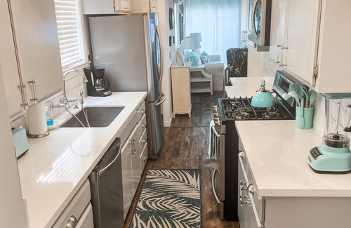 Avalon Casa | Catalina Cottage - CLEAN-NEW BATHROOMS AND KITCHEN