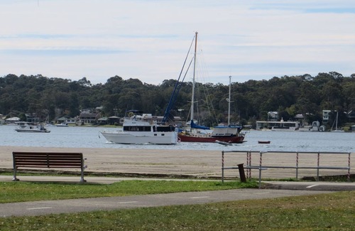 Rathmines Complejo | CATALINA LAKEFRONT RETREAT Large group accommodation 2wings Pelican & Kookaburra